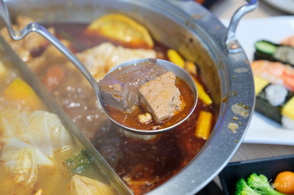 台中東區｜饗麻饗辣PLUS LALAPORT台中店．798元台中麻辣火鍋吃到飽，根本百匯餐廳的規模 @飛天璇的口袋