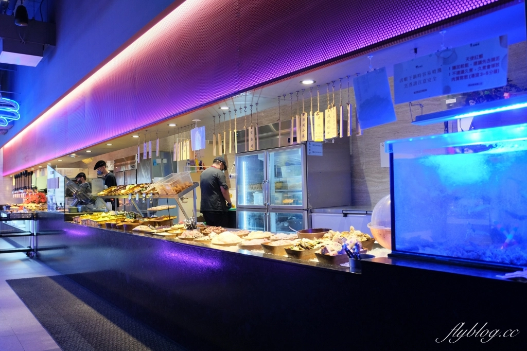 台中東區｜饗麻饗辣PLUS LALAPORT台中店．798元台中麻辣火鍋吃到飽，根本百匯餐廳的規模 @飛天璇的口袋