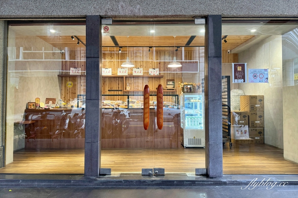 台中西區｜美玖里．台日夫妻開的麵包店，有好吃的德國結和鹽可頌 @飛天璇的口袋