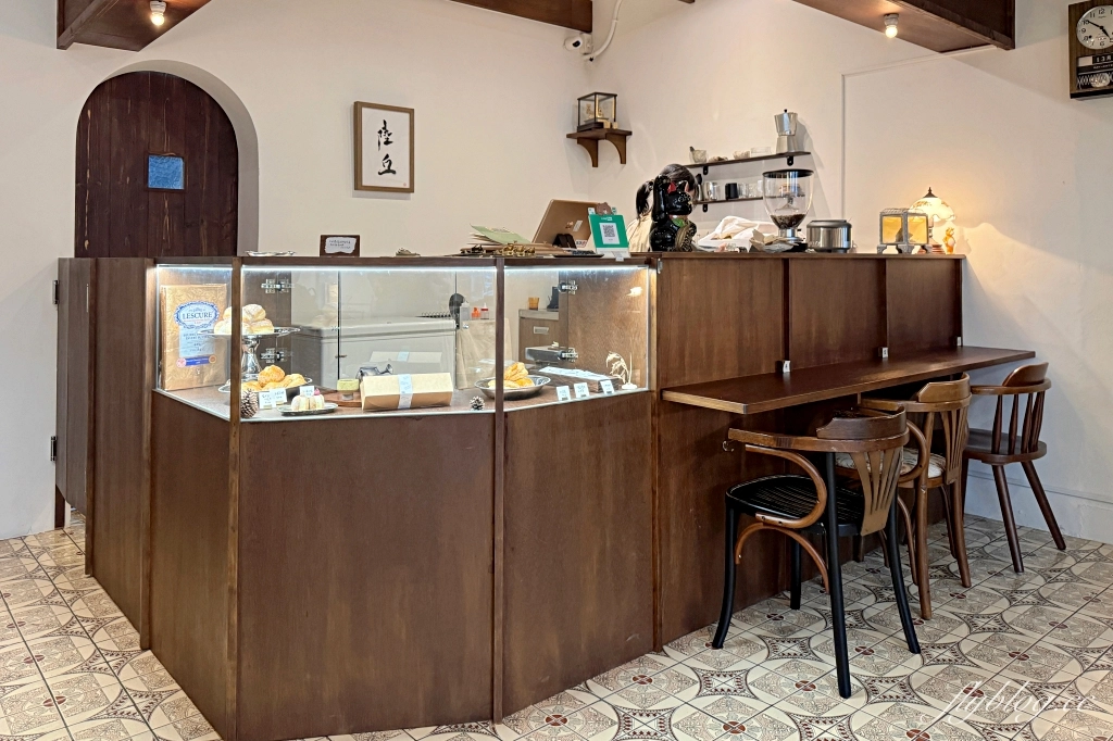 台中西區｜陸丘喫茶室．甜甜圈布丁專賣店，可愛的日式昭和老宅 @飛天璇的口袋