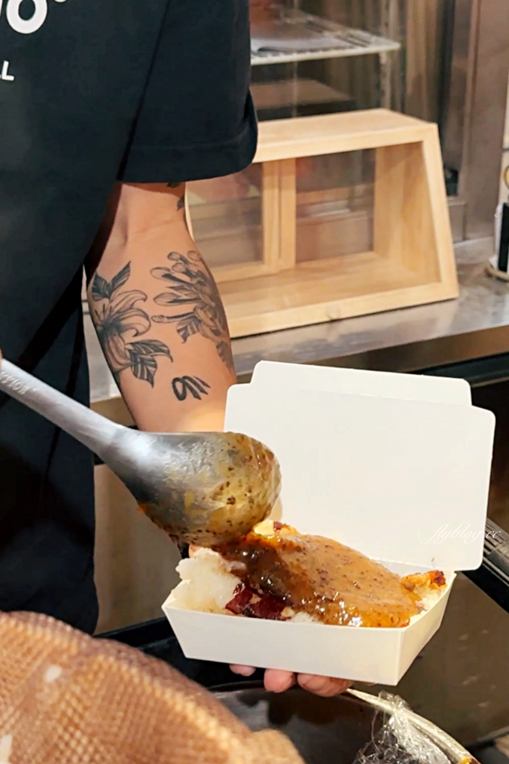 台中南屯｜上海甑糕．小紅書正夯的甑糕，大陸西安美食漁人町市集吃得到 @飛天璇的口袋