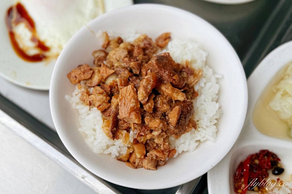 台中南屯｜三代爌肉飯．台中黎明路老字號爌肉飯，夏天記得點一杯紅茶 @飛天璇的口袋