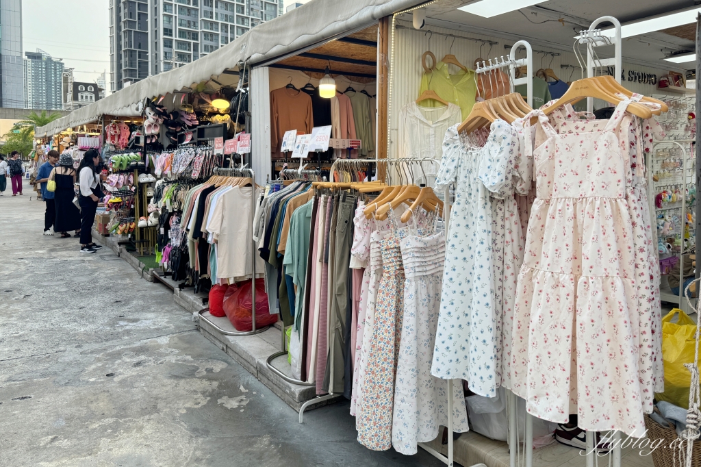泰國曼谷｜曼谷近郊一日遊．丹能莎多水上市場、美功火車市場、招財老虎廟龍波本寺廟、馬爾地夫餐廳Bubble in the forest(KKday一日遊) @飛天璇的口袋