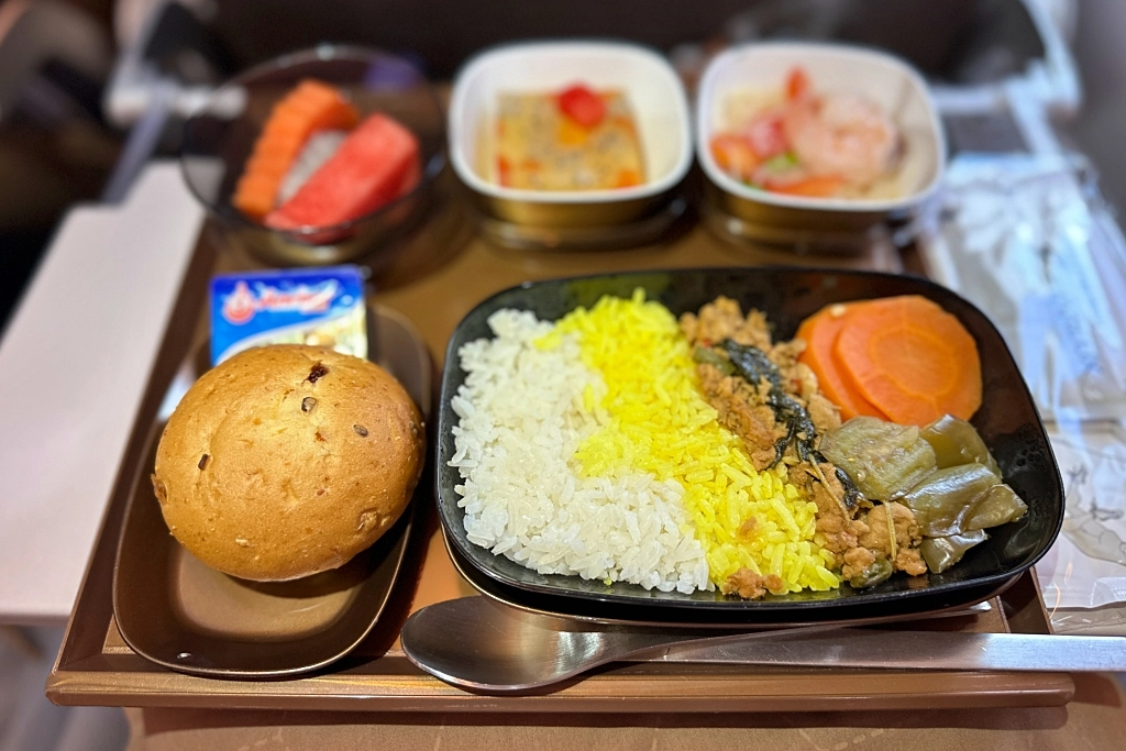 泰國曼谷｜星宇航空．JX745 台北-曼谷，空中巴士A321NEO機型，機上座位及飛機餐分享 @飛天璇的口袋