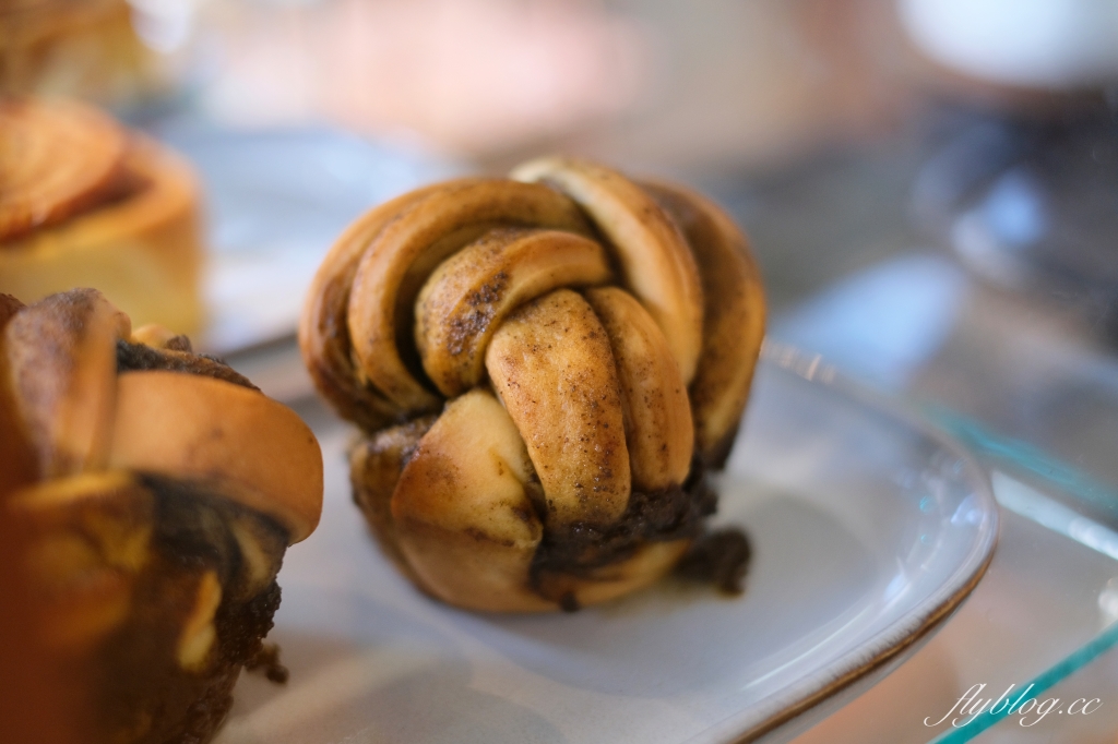 台中西區｜冰穀咖啡．由50年五金行所改建，模範市場旁的咖啡館 @飛天璇的口袋