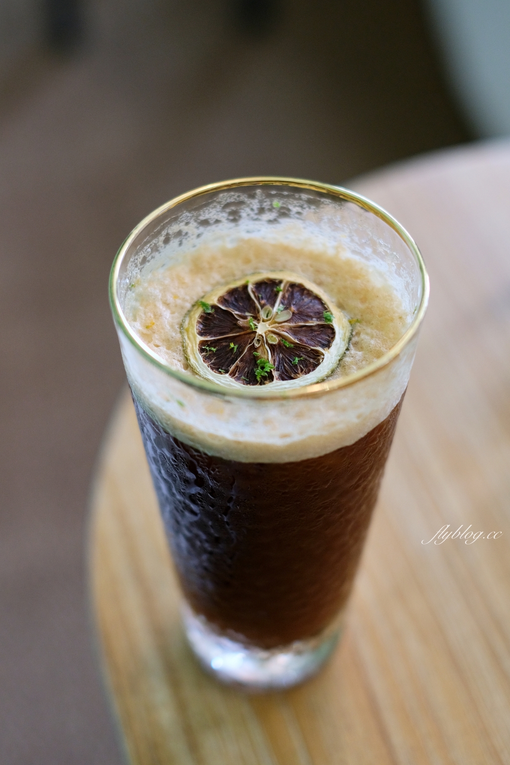 台中西區｜冰穀咖啡．由50年五金行所改建，模範市場旁的咖啡館 @飛天璇的口袋