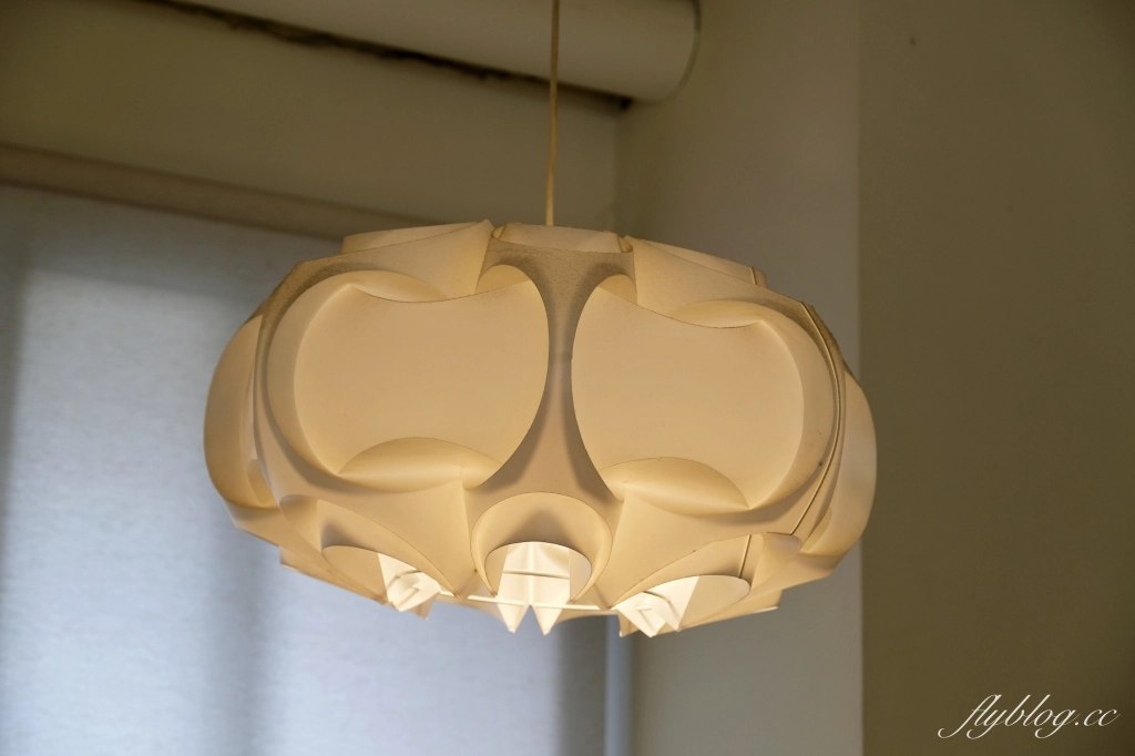 台中南屯｜目覺咖啡 公益店．公益路透明落地窗建築，台中屹立不搖早午餐老品牌 @飛天璇的口袋