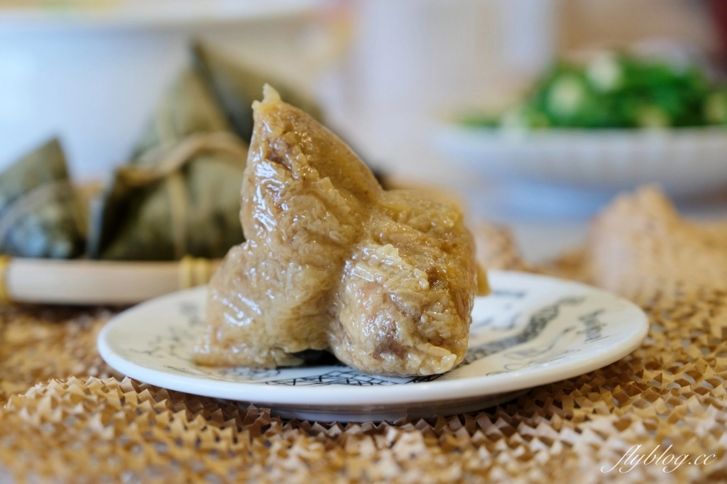 台中北屯｜阿鴻肉粽．水湳市場人氣肉粽，各種古早味南部粽、北部粽、梗粽 @飛天璇的口袋