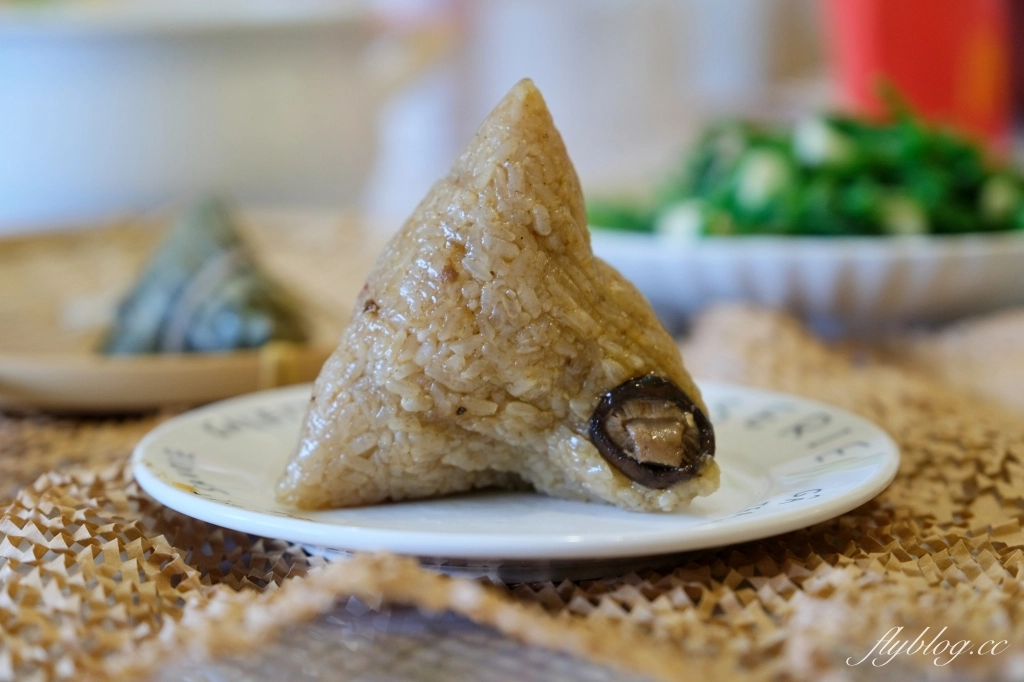 台中北屯｜阿鴻肉粽．水湳市場人氣肉粽，各種古早味南部粽、北部粽、梗粽 @飛天璇的口袋