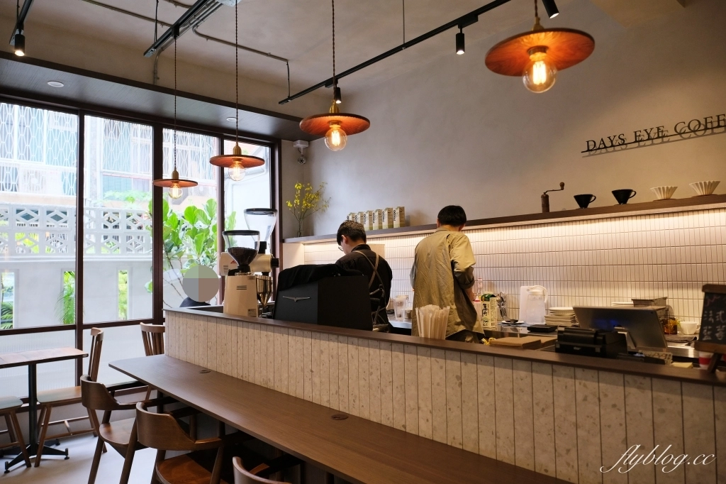 台中西區｜Days Eye Coffee．審計新村商圈早午餐店，必點酪梨起司三明治 @飛天璇的口袋
