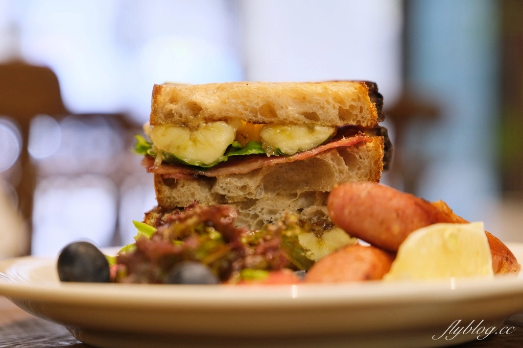 台中西區｜Days Eye Coffee．審計新村商圈早午餐店，必點酪梨起司三明治 @飛天璇的口袋