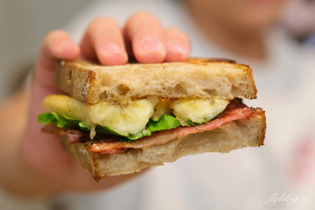 台中西區｜Days Eye Coffee．審計新村商圈早午餐店，必點酪梨起司三明治 @飛天璇的口袋