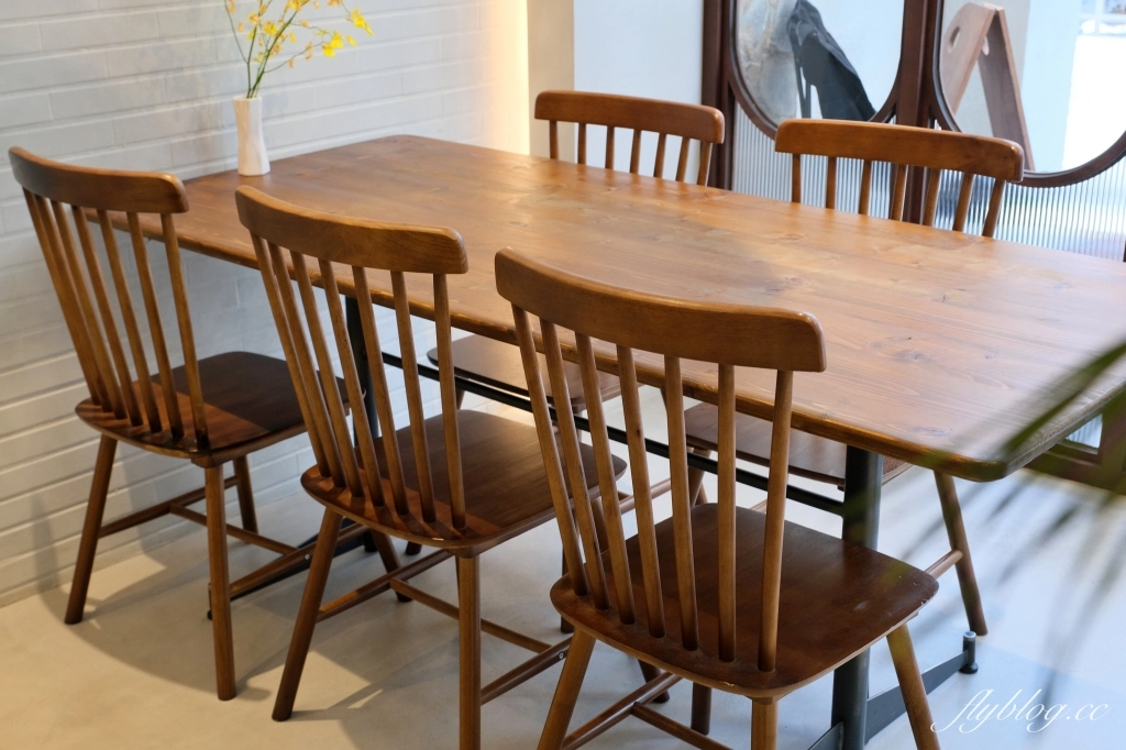 台中西區｜Days Eye Coffee．審計新村商圈早午餐店，必點酪梨起司三明治 @飛天璇的口袋