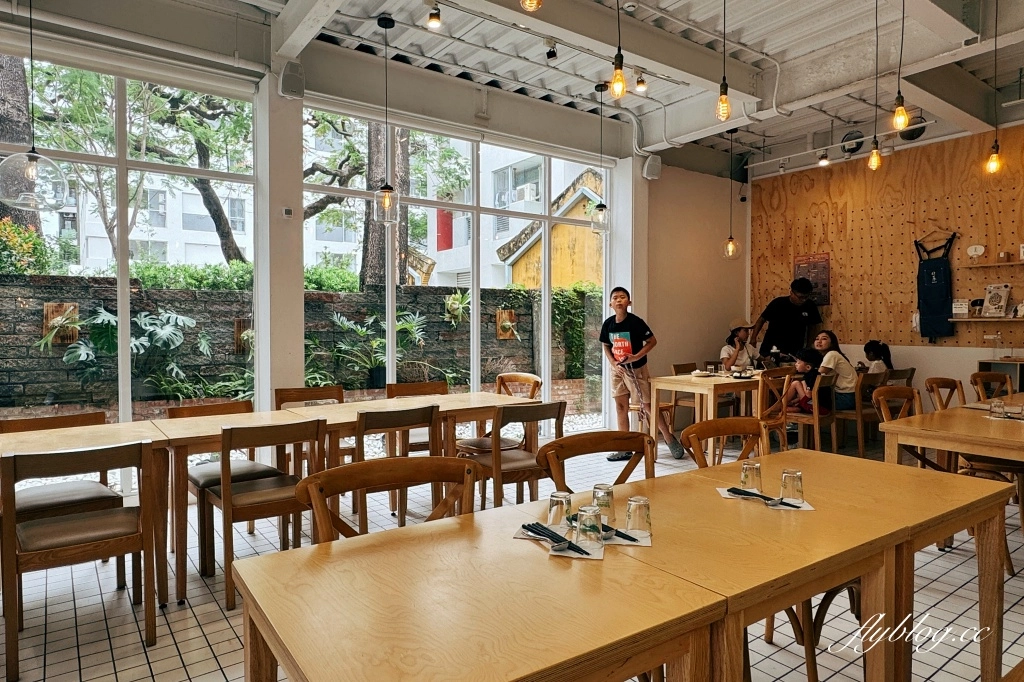 台中南區｜好菜K&Uuml;ISINE 國光店．台中米其林必比登推薦，創意南洋風味合菜料理 @飛天璇的口袋