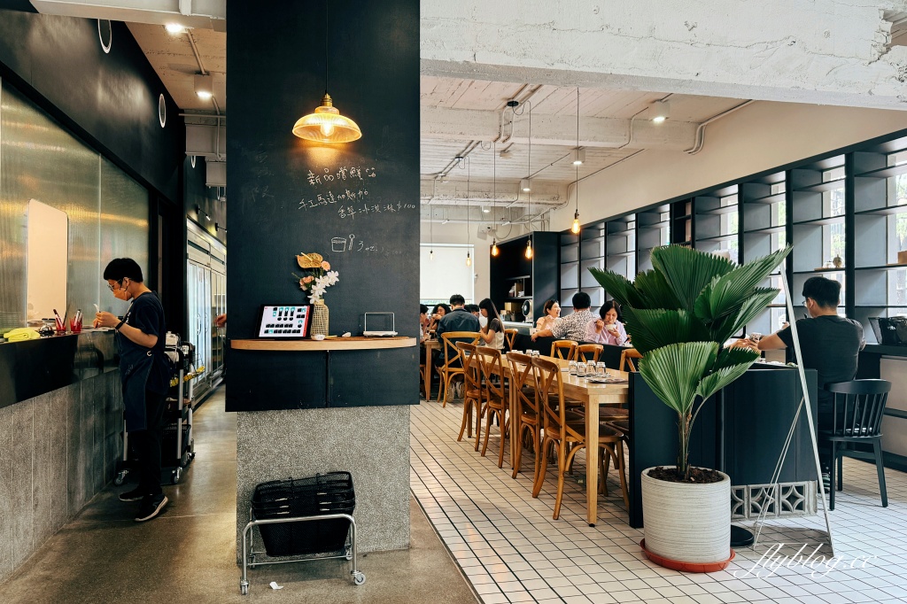 台中南區｜好菜K&Uuml;ISINE 國光店．台中米其林必比登推薦，創意南洋風味合菜料理 @飛天璇的口袋