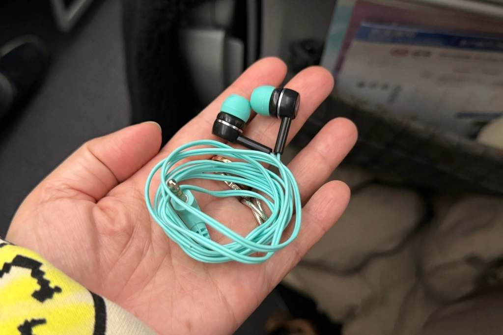 澳門旅遊｜長榮航空BR801 台北&ndash;澳門 波音777-300ER，機上座位及飛機餐分享 @飛天璇的口袋