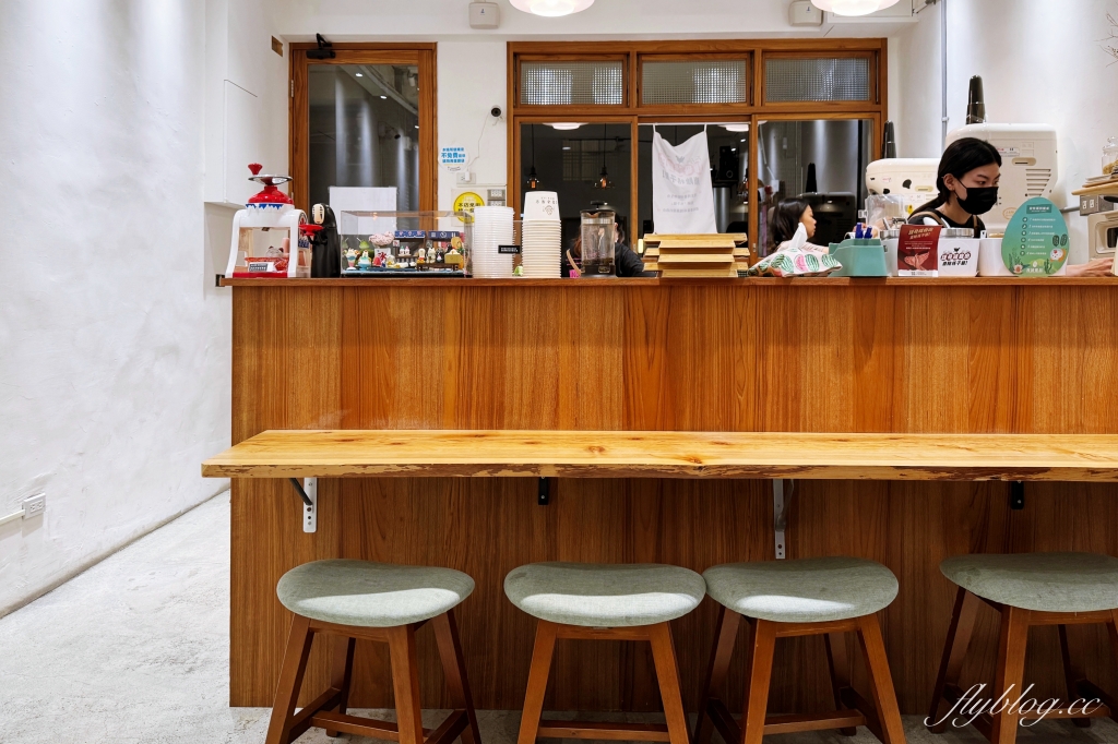 台中北屯｜老喬冰菓室 ．台中雪花冰專賣店，有榴槤冰和芒果糯米飯 @飛天璇的口袋