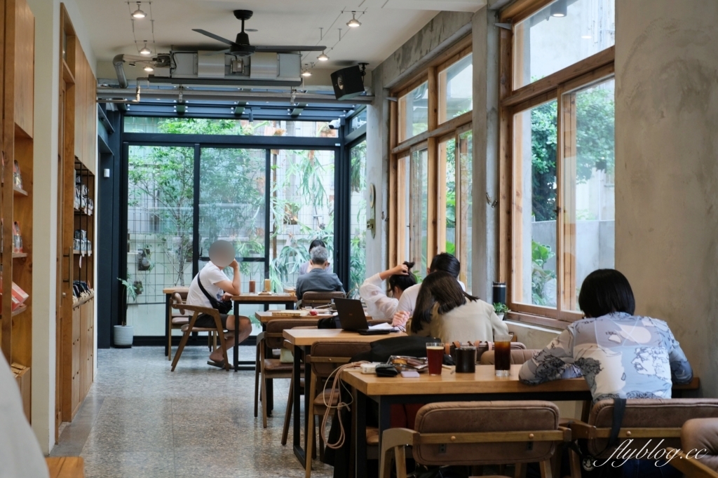 台中西區｜Ritrovare Coffee PLUS 尋品．旬品咖啡．台中國美館商圈，巷弄裡的優質咖啡館 @飛天璇的口袋