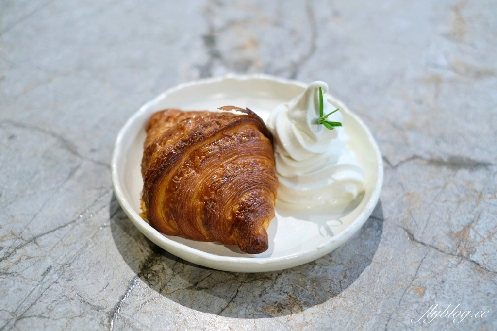 台中西區｜Ritrovare Coffee PLUS 尋品．旬品咖啡．台中國美館商圈，巷弄裡的優質咖啡館 @飛天璇的口袋