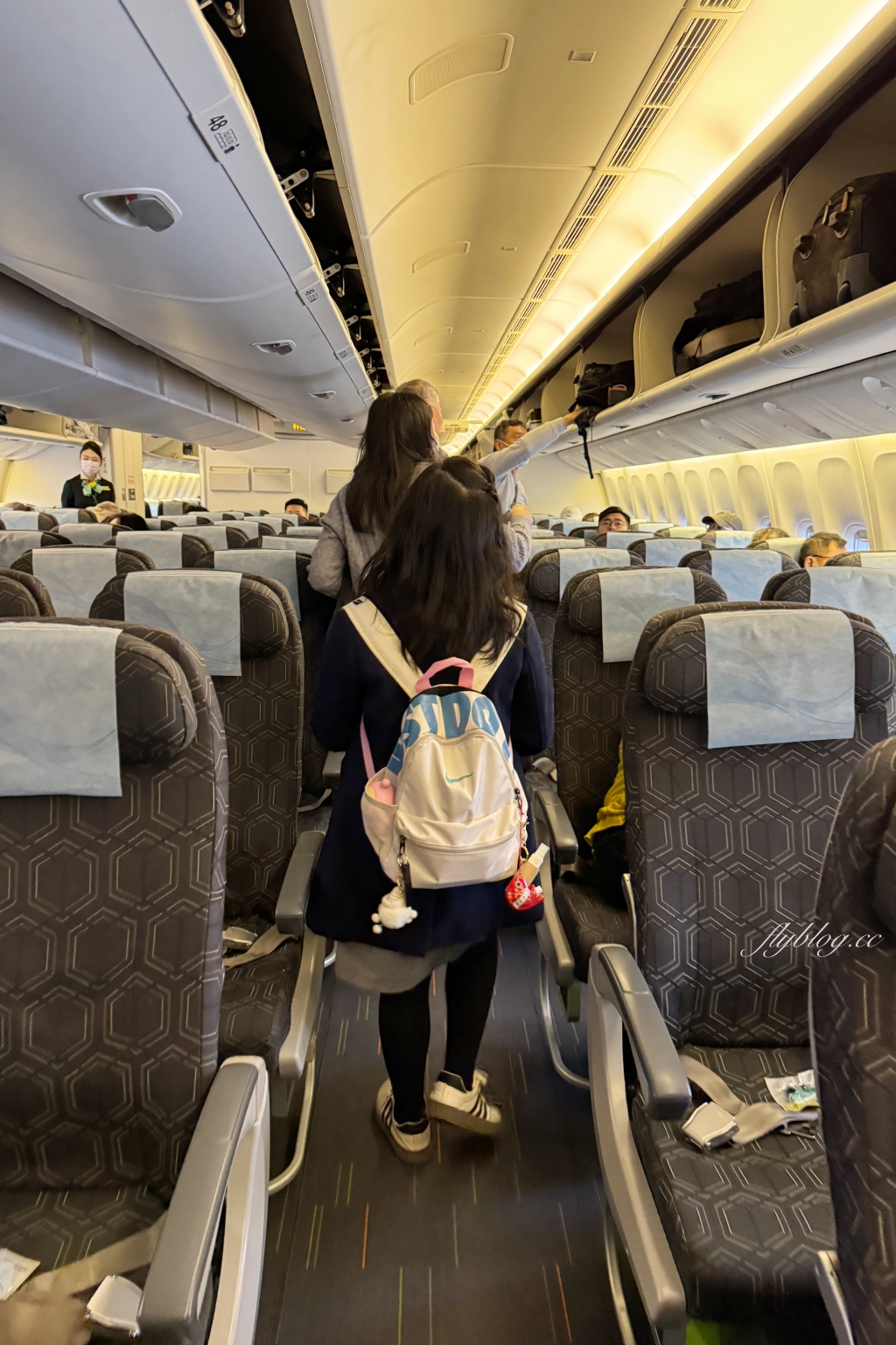 澳門旅遊｜長榮航空BR801 台北&ndash;澳門 波音777-300ER，機上座位及飛機餐分享 @飛天璇的口袋