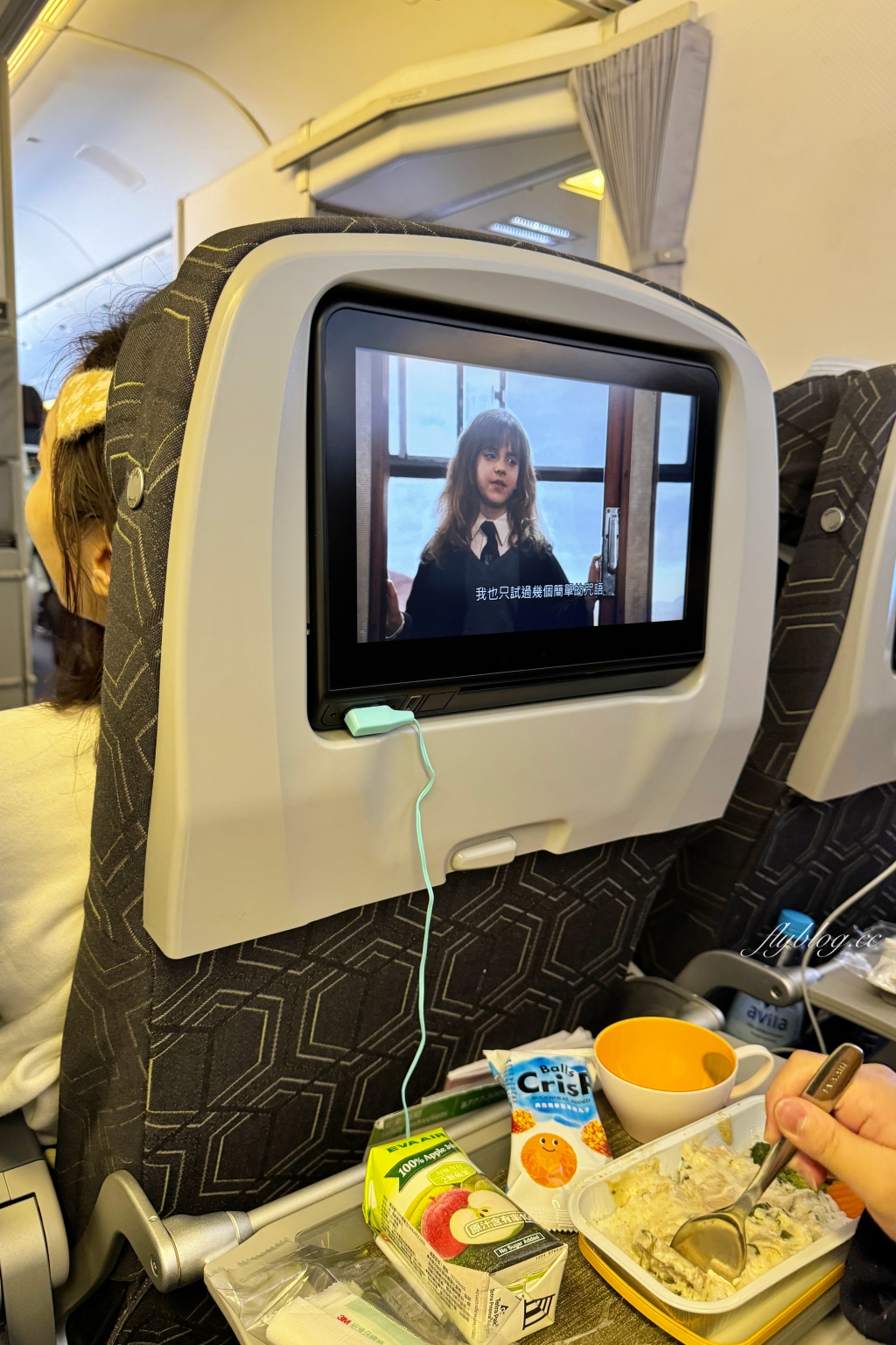 澳門旅遊｜長榮航空BR801 台北&ndash;澳門 波音777-300ER，機上座位及飛機餐分享 @飛天璇的口袋