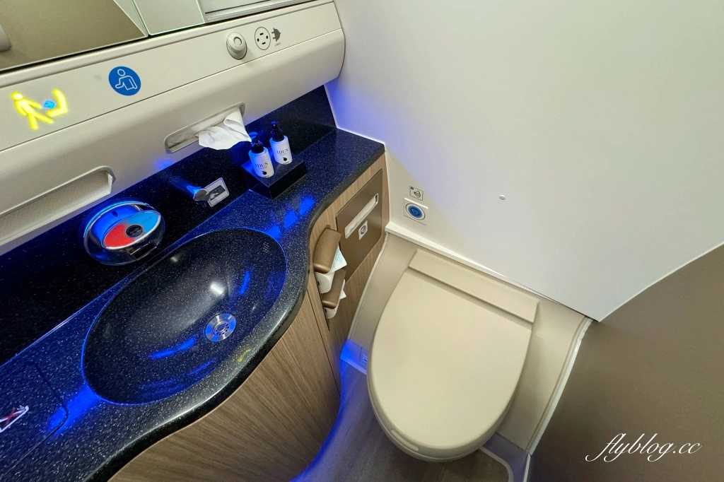 日本北海道｜星宇航空 JX850 台北&ndash;札幌 空中巴士A330-900，可愛的史努比主題飛機 @飛天璇的口袋