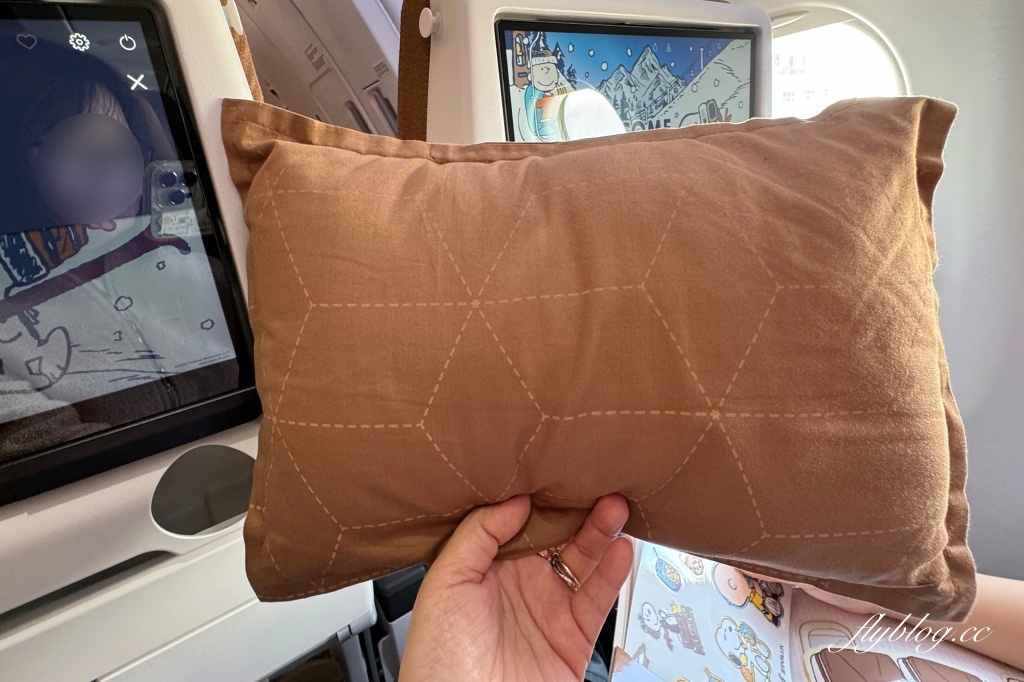 日本北海道｜星宇航空 JX850 台北&ndash;札幌 空中巴士A330-900，可愛的史努比主題飛機 @飛天璇的口袋