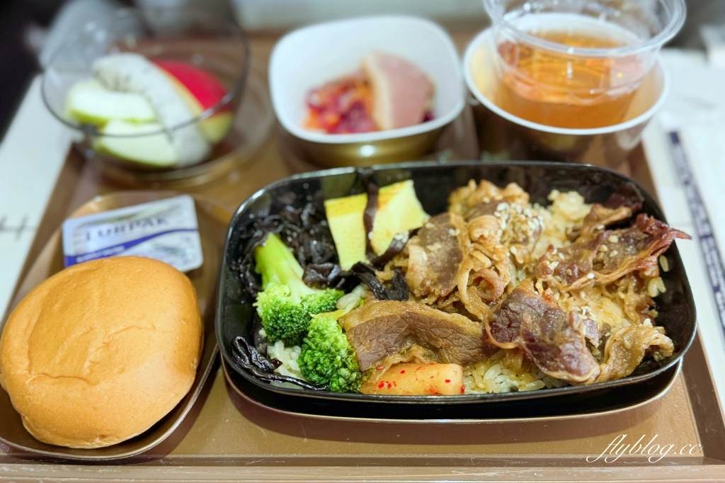 日本北海道｜星宇航空 JX850 台北&ndash;札幌 空中巴士A330-900，可愛的史努比主題飛機 @飛天璇的口袋