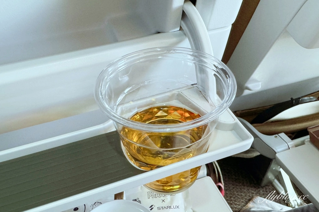 日本北海道｜星宇航空 JX850 台北&ndash;札幌 空中巴士A330-900，可愛的史努比主題飛機 @飛天璇的口袋