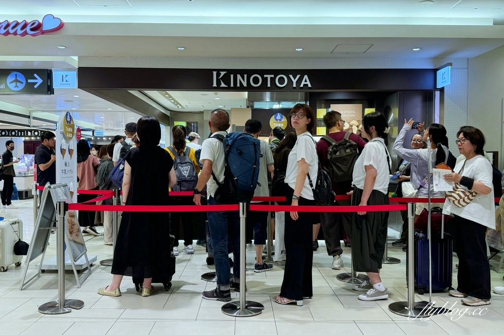 日本北海道｜札幌機場到札幌車站交通方式，JR機場快線36分鐘抵達 @飛天璇的口袋