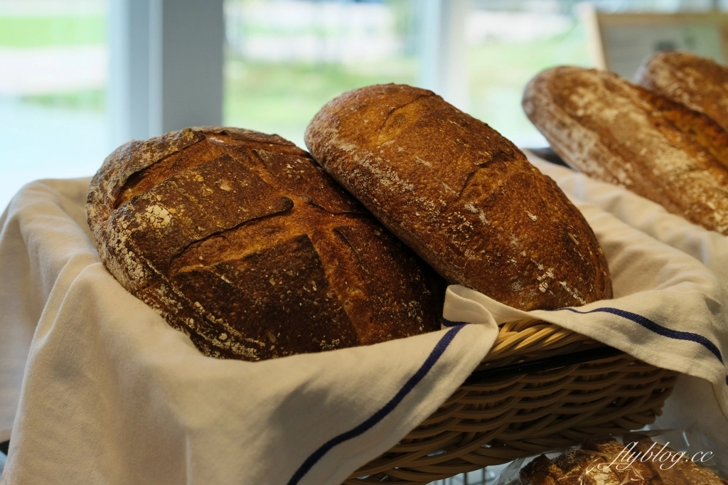 日本北海道｜Truffle BAKERY．木村拓哉最愛的白松露鹽奶油捲，北海道F VILLAGE就有分店 @飛天璇的口袋