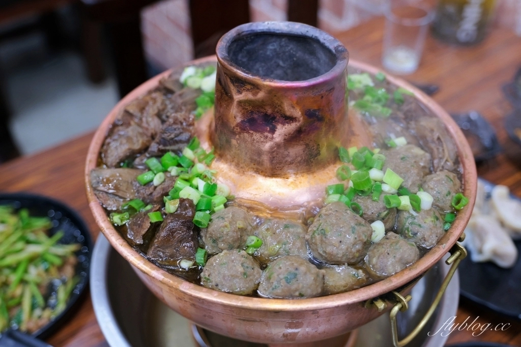 台中北屯|鈺鳳牛羊肉火鍋.古早味碳火牛肉鍋,鄰近中興大學的隱藏版美食 @飛天璇的口袋 台中北屯|鈺鳳牛羊肉火鍋.古早味碳火牛肉鍋,鄰近中興大學的隱藏版美食 @飛天璇的口袋
