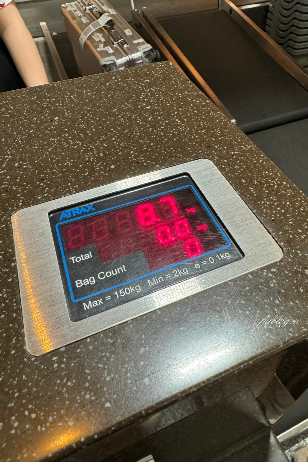 日本大阪｜國泰航空 Cathay Pacific．CX564 台北-大阪 波音777-300，經濟艙餐點分享 @飛天璇的口袋