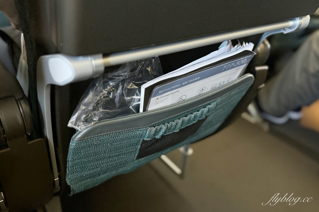 日本大阪｜國泰航空 Cathay Pacific．CX564 台北-大阪 波音777-300，經濟艙餐點分享 @飛天璇的口袋