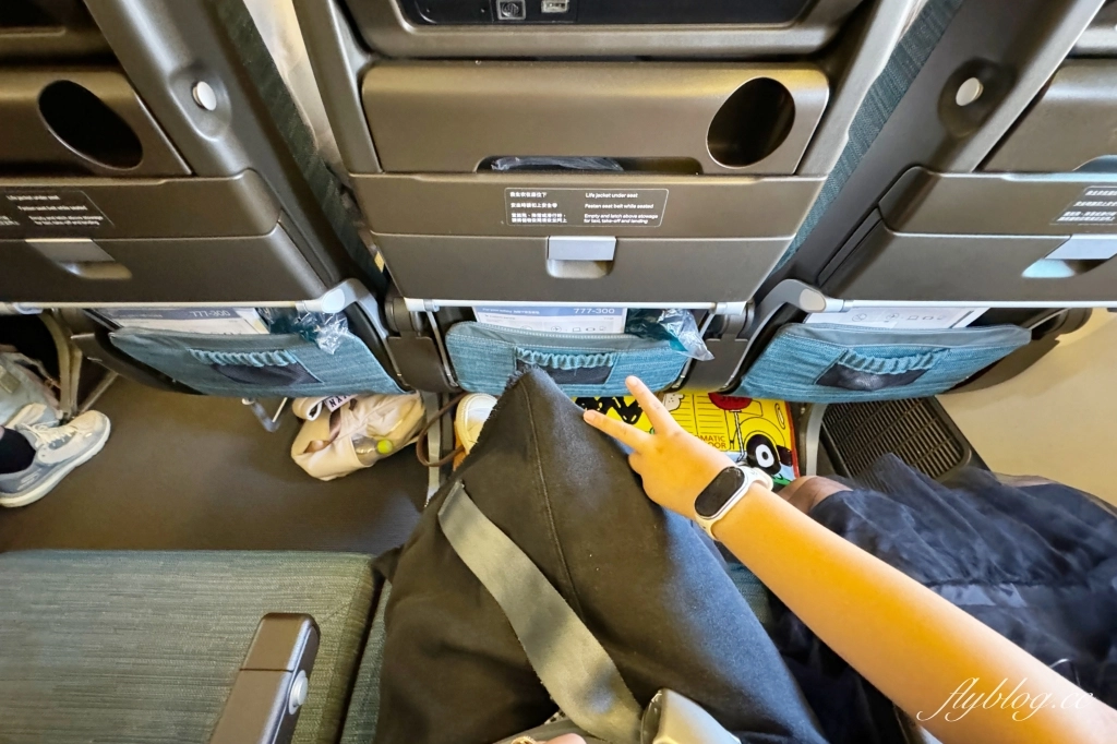 日本大阪｜國泰航空 Cathay Pacific．CX564 台北-大阪 波音777-300，經濟艙餐點分享 @飛天璇的口袋