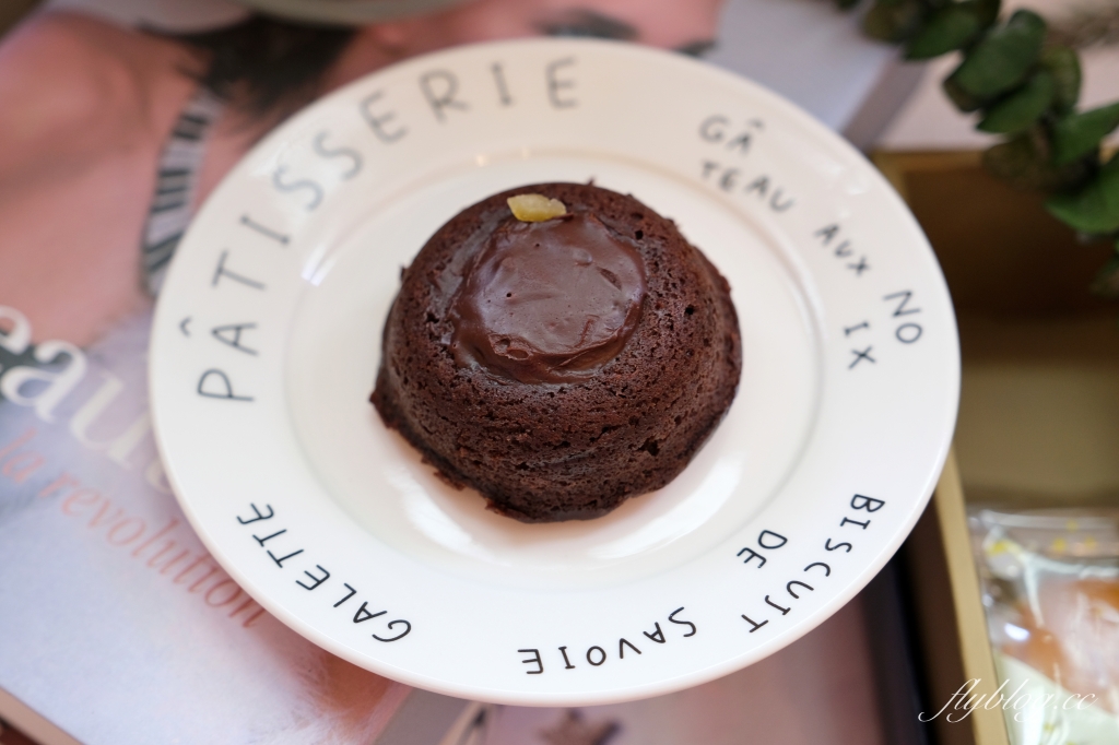 台中北區｜香緹果子咖啡館．中秋限定蛋黃酥禮盒，台中兩大甜點品牌強強聯手 @飛天璇的口袋