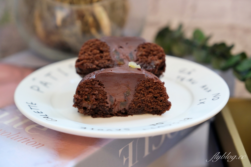 台中北區｜香緹果子咖啡館．中秋限定蛋黃酥禮盒，台中兩大甜點品牌強強聯手 @飛天璇的口袋