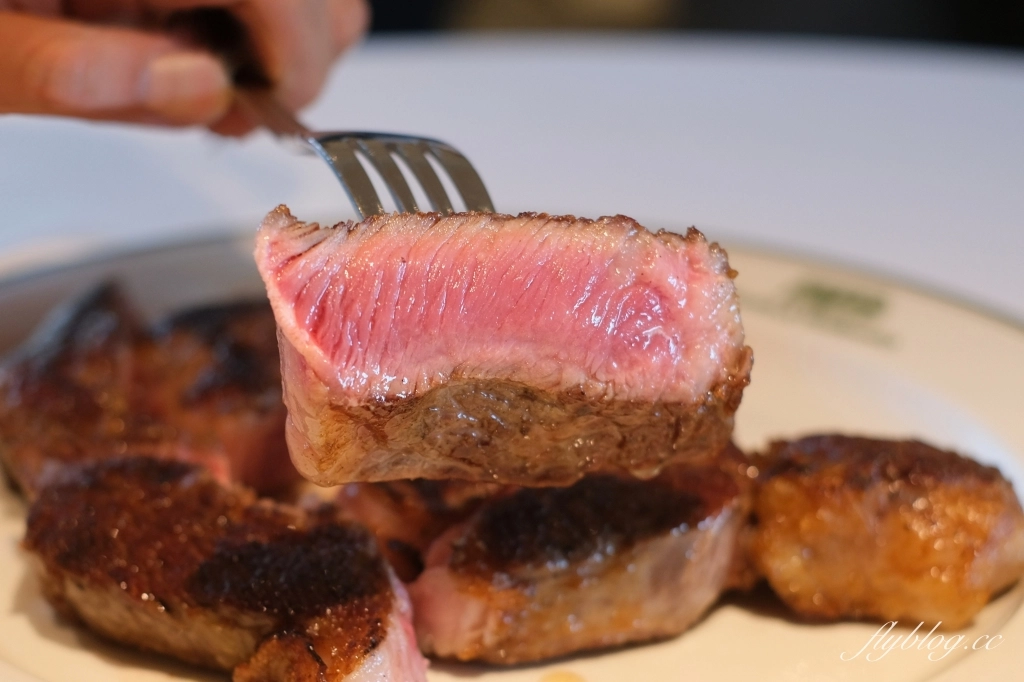 台中南屯｜史密斯華倫斯基牛排館 Smith & Wollensky．股神巴菲特牛排台中吃得到，商業午餐990元起 @飛天璇的口袋