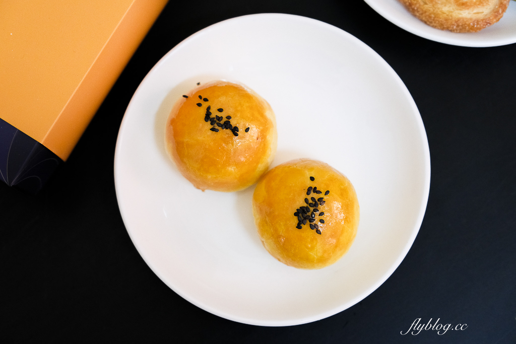 台中北區｜香緹果子咖啡館．中秋限定蛋黃酥禮盒，台中兩大甜點品牌強強聯手 @飛天璇的口袋