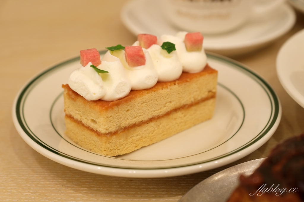 台中西屯｜Heritage Bakery & Cafe．台北知名肉桂捲甜點店，進駐UR LIVING生活美學大隆店 @飛天璇的口袋