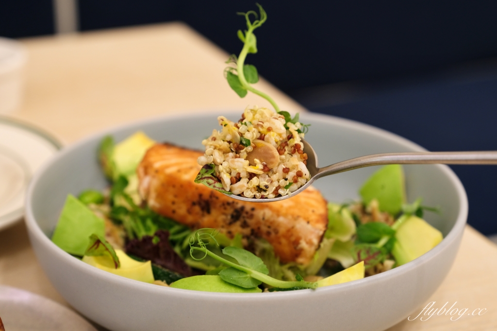 台中西屯｜Heritage Bakery & Cafe．台北知名肉桂捲甜點店，進駐UR LIVING生活美學大隆店 @飛天璇的口袋