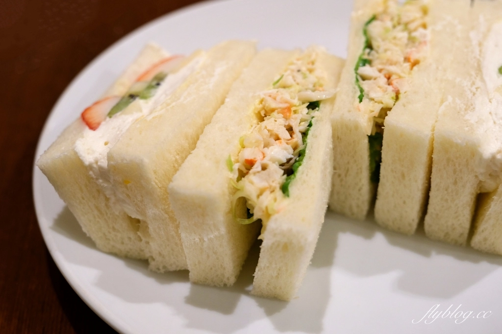 日本北海道｜Saera 咖啡與三明治店．札幌大通公園旁，季節限定水果三明治 @飛天璇的口袋