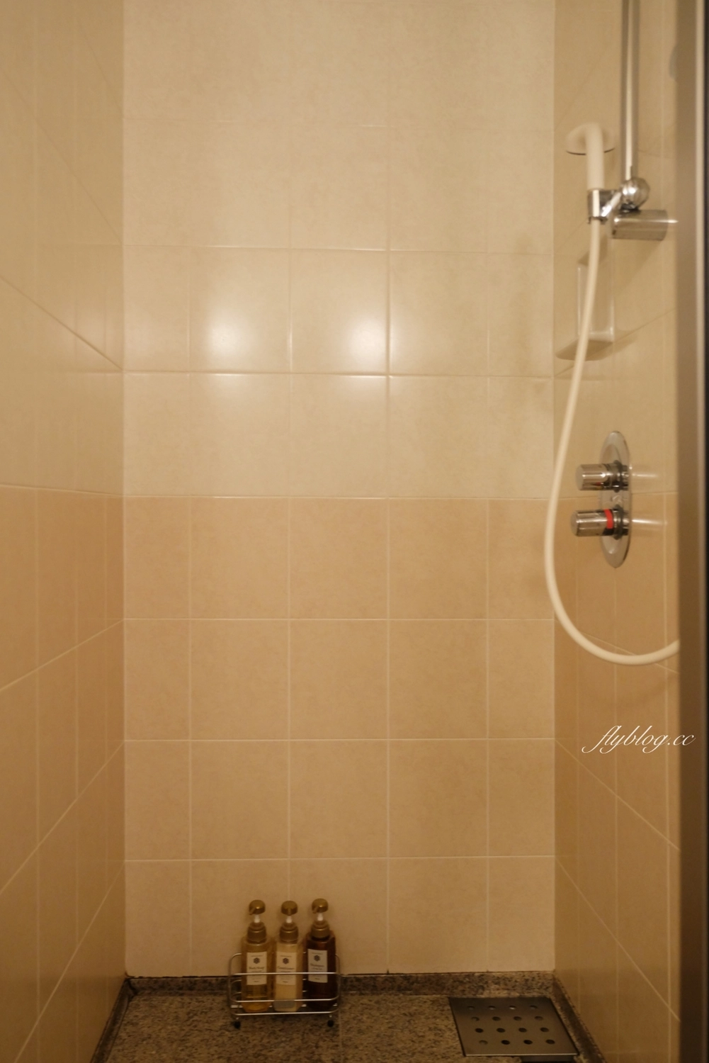 日本北海道｜屈斜路王子大飯店．每個房間都可以眺望湖景，享用百匯晚餐和溫泉泡湯 @飛天璇的口袋