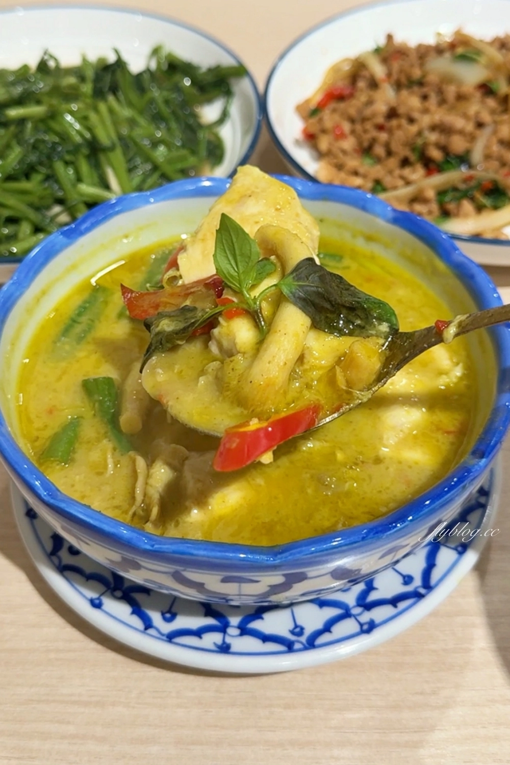 台中北屯｜蜜蜜泰泰式餐廳．單點合菜都可以，大地商場美食餐廳 @飛天璇的口袋