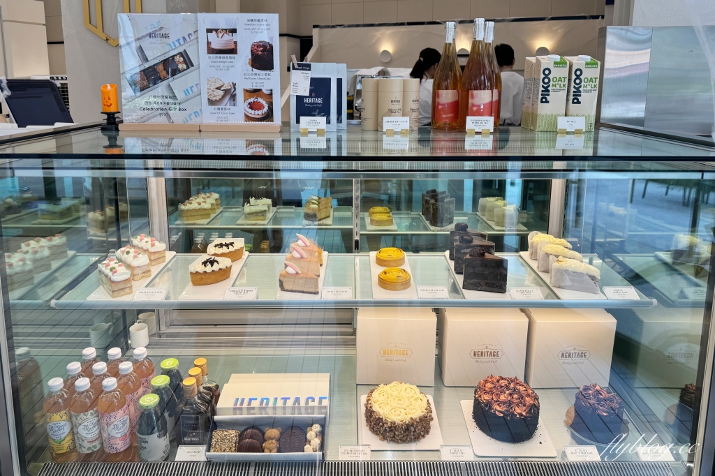 台中西屯｜Heritage Bakery & Cafe．台北知名肉桂捲甜點店，進駐UR LIVING生活美學大隆店 @飛天璇的口袋