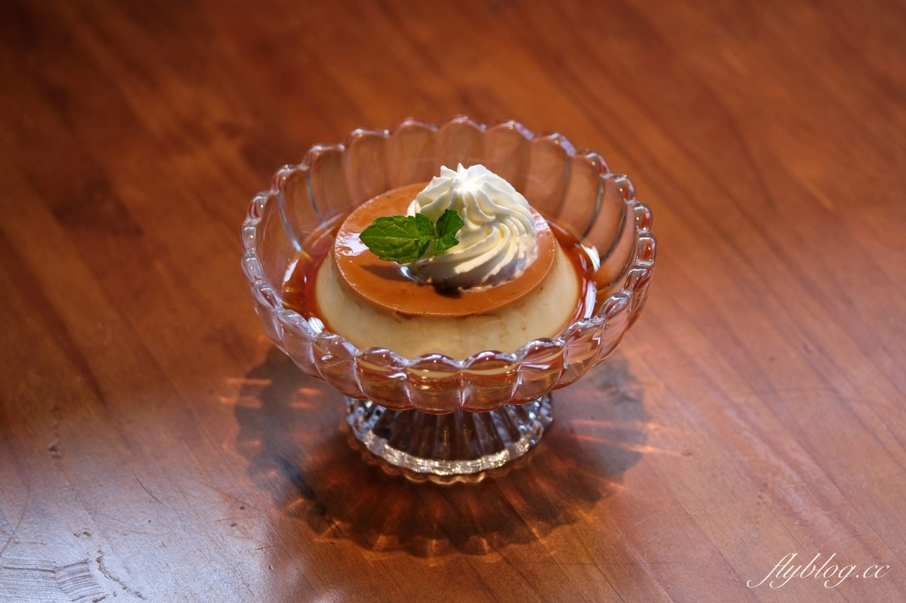 台中西屯｜Le Tr&eacute;sor她說．水湳純白老宅咖啡館，是早午餐甜點店也是餐酒館 @飛天璇的口袋