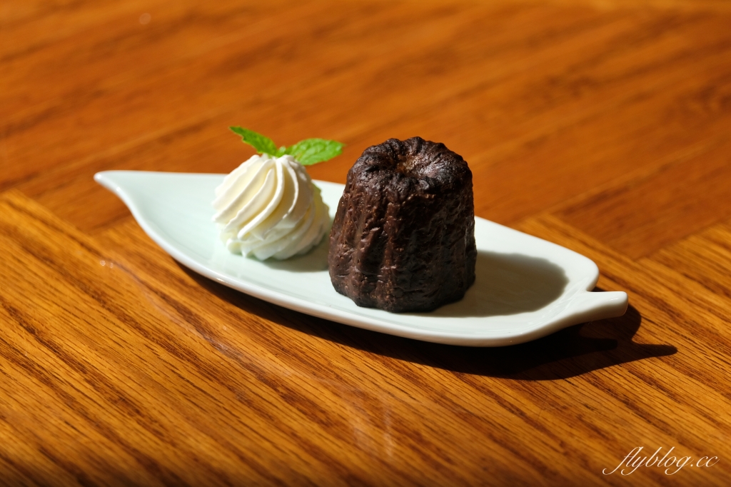 台中西屯｜Le Tr&eacute;sor她說．水湳純白老宅咖啡館，是早午餐甜點店也是餐酒館 @飛天璇的口袋