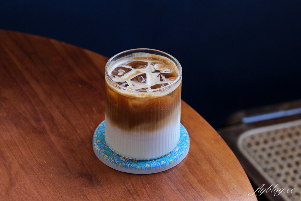 台中西屯｜Le Tr&eacute;sor她說．水湳純白老宅咖啡館，是早午餐甜點店也是餐酒館 @飛天璇的口袋