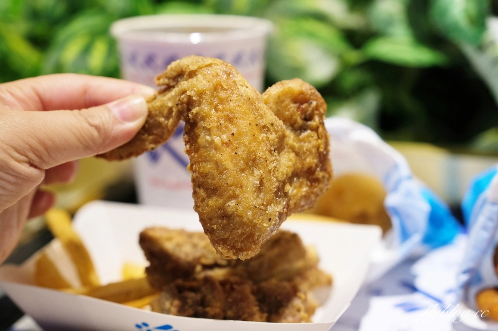 台東美食｜藍蜻蜓速食專賣店．台東限定好吃炸雞，30老字號品牌也很時尚 @飛天璇的口袋