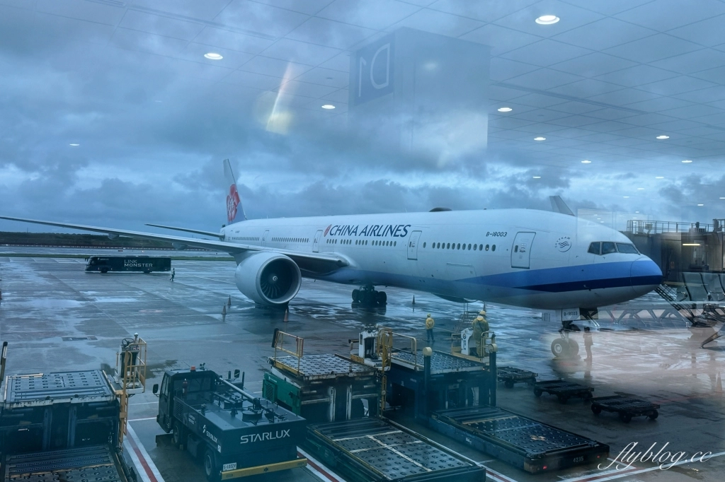 馬來西亞吉隆坡｜中華航空 CI721 台北&ndash;吉隆坡 Boeing 777-300ER，五桐號聯名冰淇淋 @飛天璇的口袋